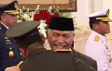 VIDEO: Luhut Nangis Bangga Tepuk Pipi Kasad TNI Jenderal Maruli Dilantik Jokowi