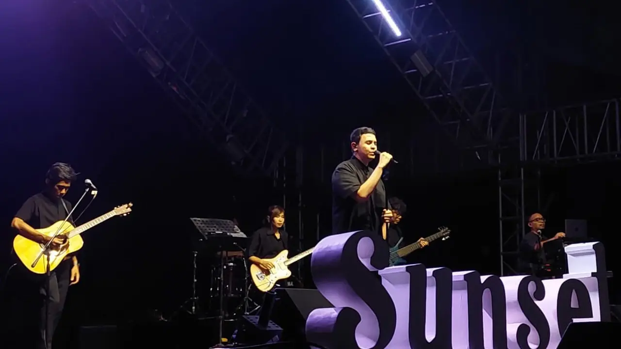 Tulus di Sunset di Kebun (Fimela/Salsa Mutiara)