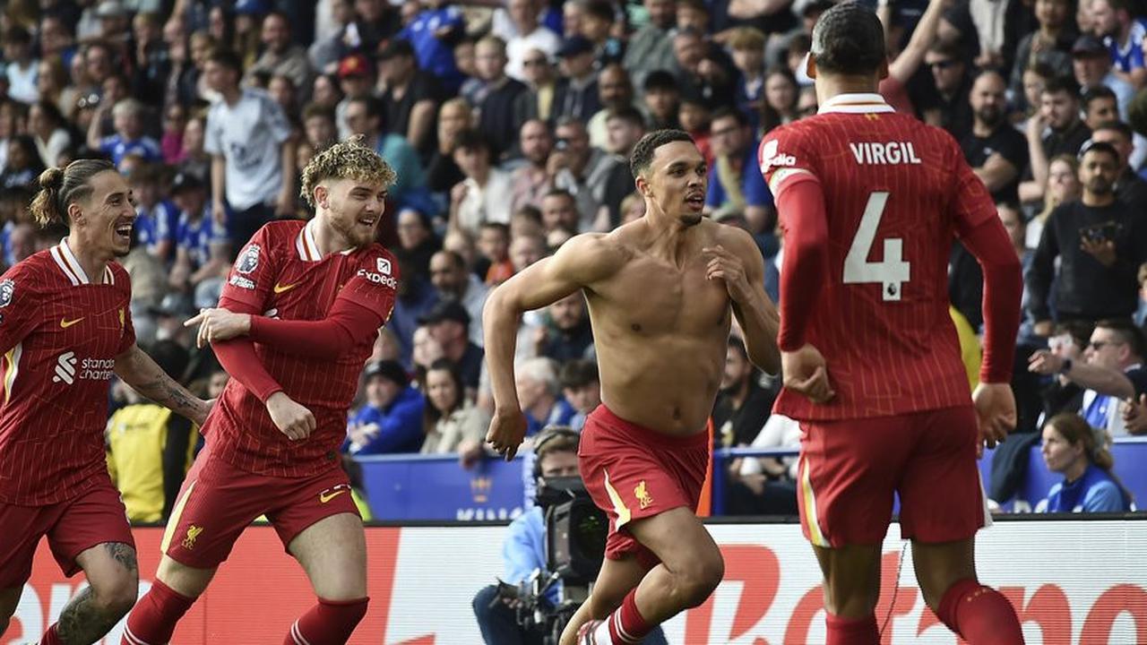 Arne Slot Tetap Andalkan Alexander-Arnold Meski Dapat Cemoohan di Anfield