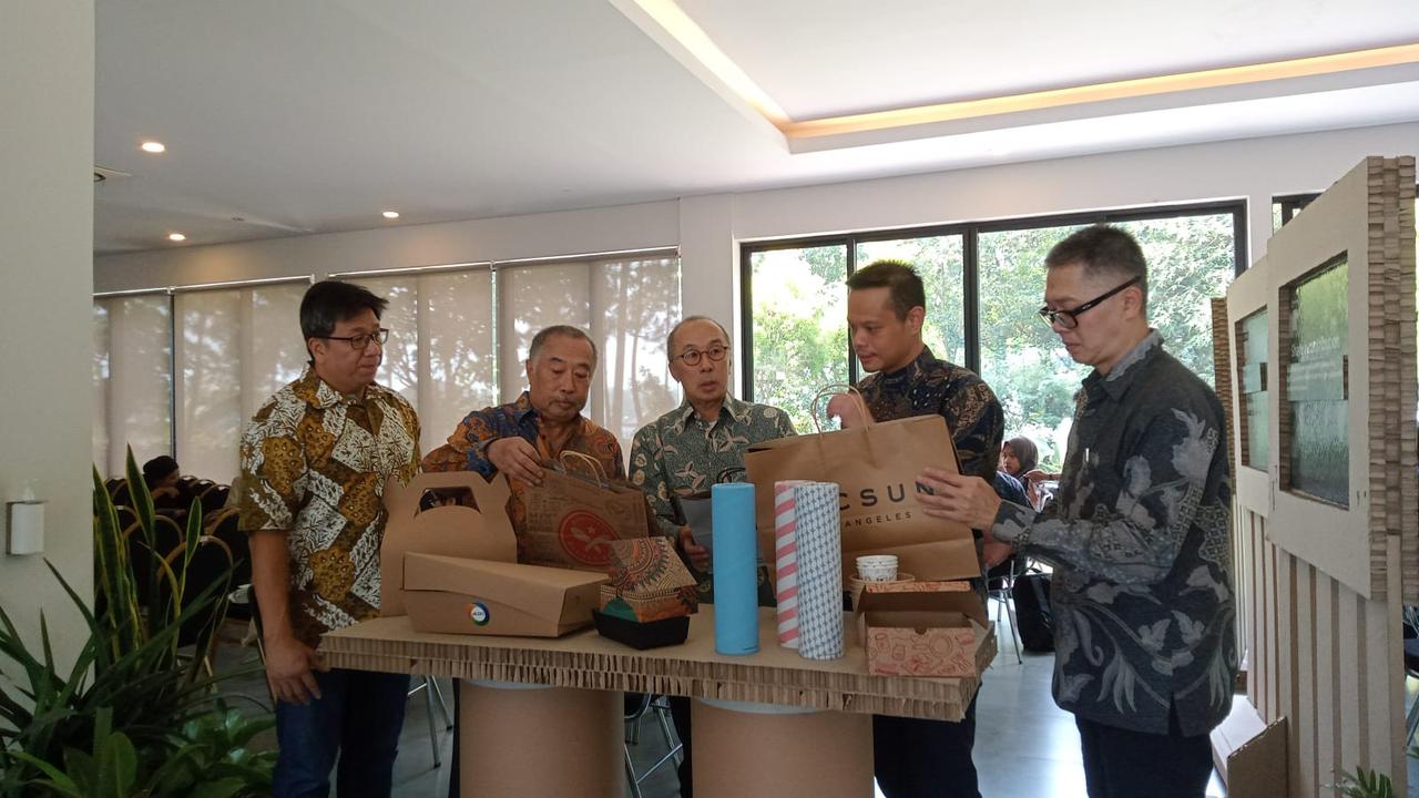 Paparan Publik (Public Expose) PT Alkindo Naratama Tbk (ALDO), emiten yang bergerak pada bisnis kertas dan bahan kimia, yang berlangsung pada Kamis, 20 Juni 2024. (Dok ALDO)