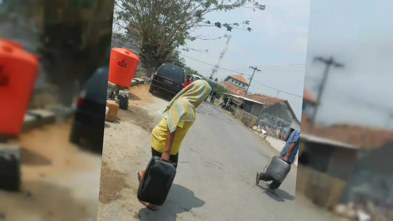 Kekeringan, Warga Serang Dapat Bantuan 10 Ribu Liter Air
