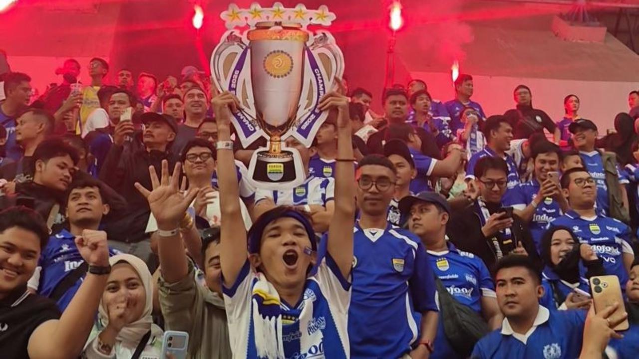 Euforia Bobotoh Pecah di GBLA, Persib Bandung Raih Hattrick Juara Liga Musim Ini