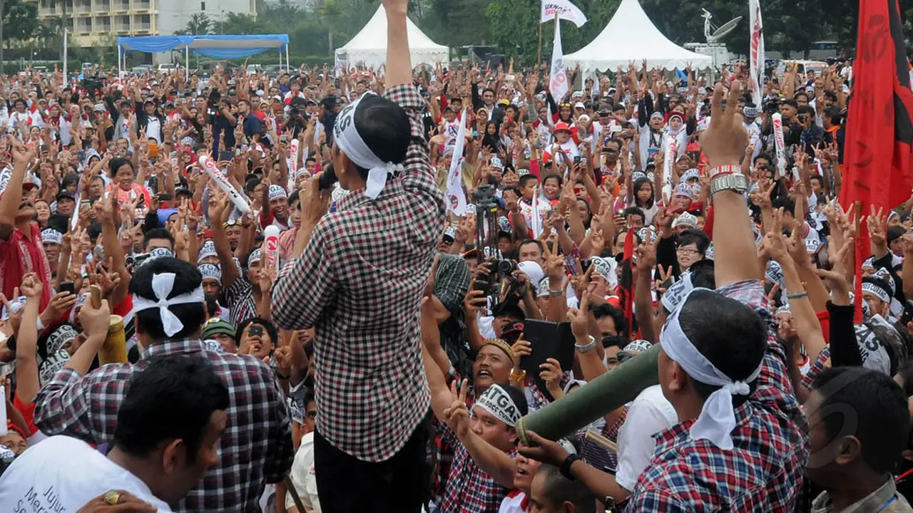 Ribuan Relawan Hadiri Apel Siaga Jokowi-JK 