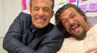 Ben Affleck dan Jason Momoa, aktor pemeran Batman dan Aquaman reuni pada akhir Juli 2022. (Instagram @prideofgypsies)