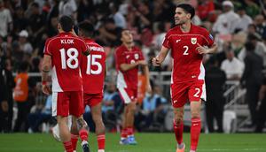 Kevin Diks merayakan gol pembuka Timnas Indonesia ke gawang Arab Saudi&nbsp;dalam pertandingan babak keempat kualifikasi Piala Dunia 2026&nbsp;di King Abdullah Sports City Stadium, Jeddah, pada Kamis (9/10/2025) dini hari WIB. (AP Photo).