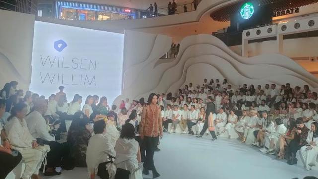 Fashion Nation 17th di Senayan City Jakarta menampilkan karta Wilsen Willim