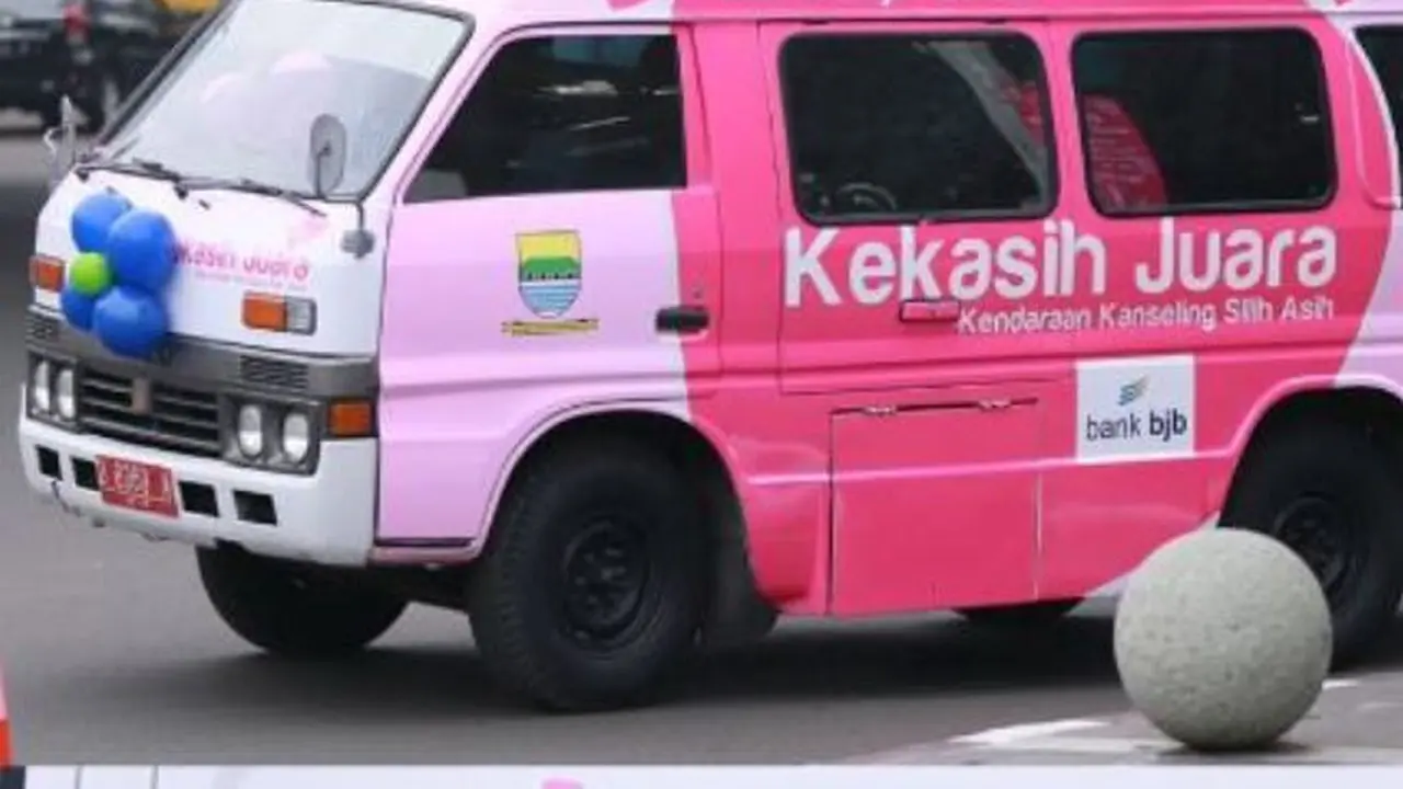 Program Kekasih (Kendaraan Konseling Silih Asih) adalah layanan jemput bola dari pemerintah Kota Bandung untuk membantu memberikan solusi masalah psikologis warganya. (Foto: Instagram/@ridwankamil)