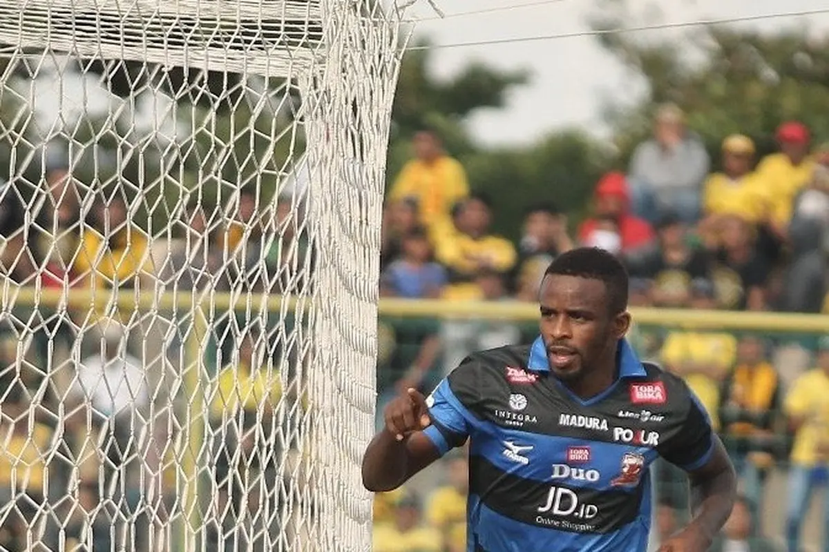 Greg Nwokolo