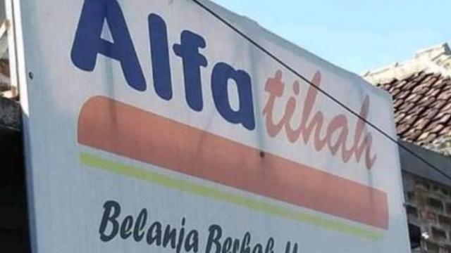 7 Potret Toko dengan Nama Aneh, Bikin Senyum Bacanya
