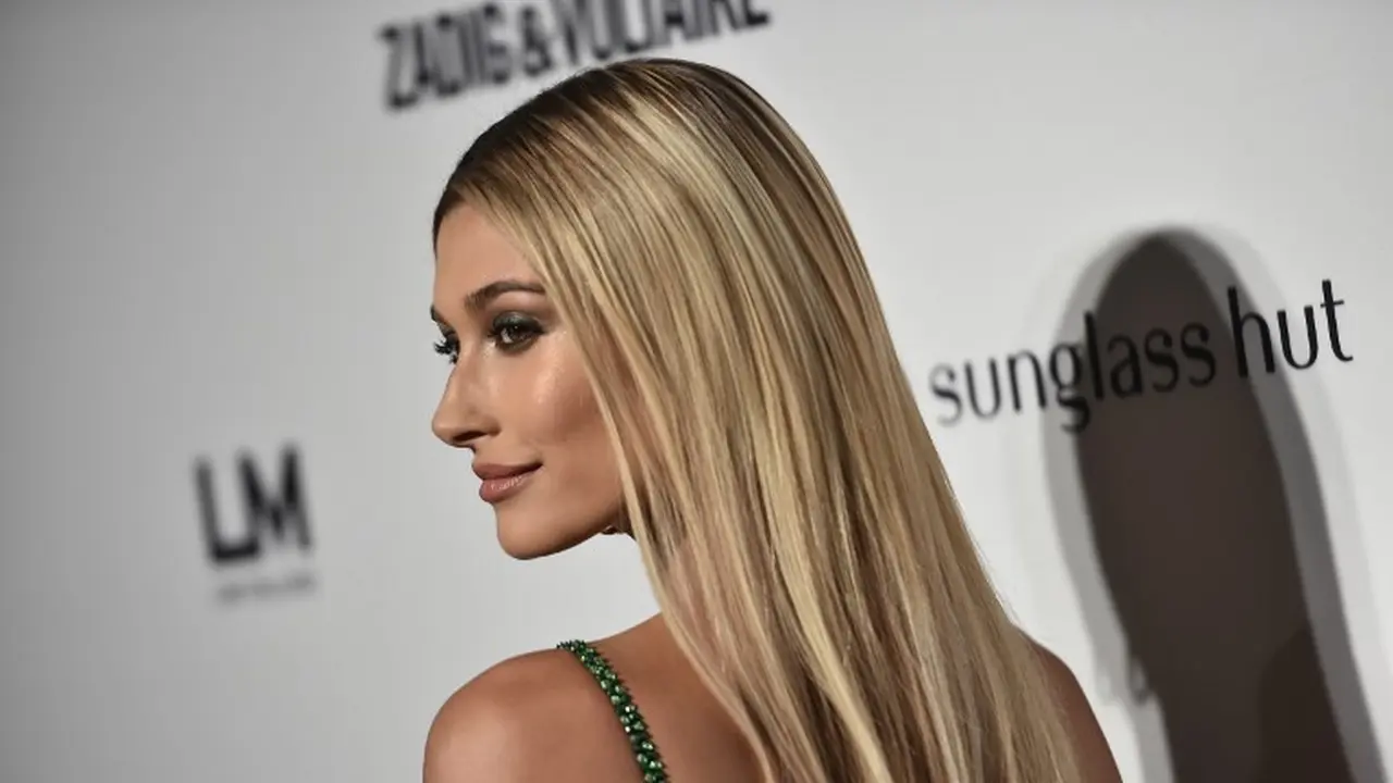 [Bintang] Hailey Baldwin