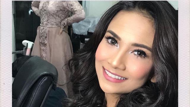 [Bintang] Vanessa Angel