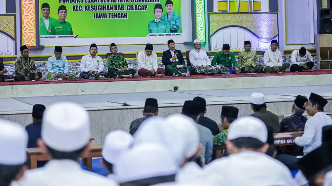 Plt Ketua Umum Partai Persatuan Pembangunan (PPP) Muhamad Mardiono menyambangi Pondok Pesantren Al Ihya Ulumaddin, Kecamatan Kesugihan, Kabupaten Cilacap, Jawa Tengah (Istimewa)