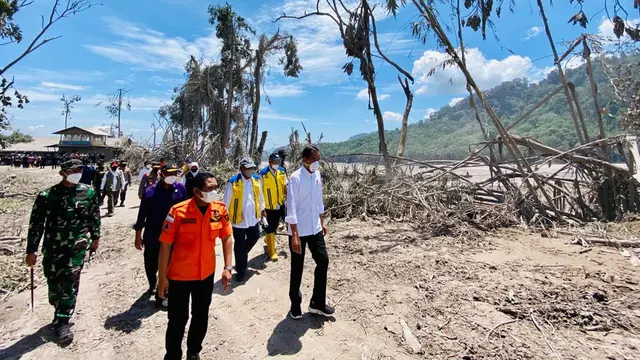 Presiden Jokowi Kunjungi Lokasi Bencana Erupsi Semeru
