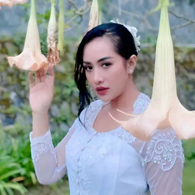 Artis Shinta Bachir selalu tampil penuh gaya dalam berbagai kesempatan (Foto: instagram shinta_bachir86)