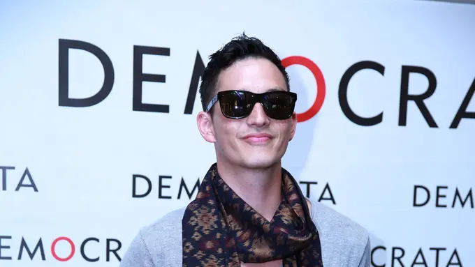 Mike Lewis