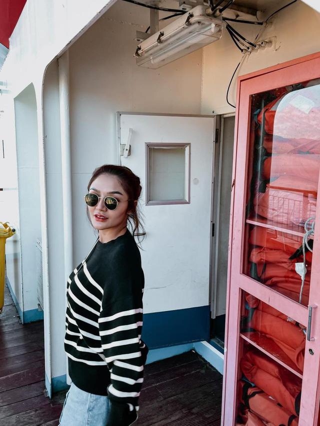 7 Potret Seru Siti Badriah dan Krisjiana Baharudin Liburan ke Samosir