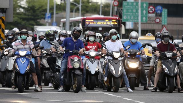 FOTO: Kasus COVID-19 di Taiwan Naik ke Level Tiga