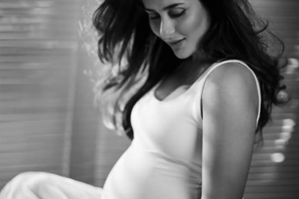 Kareena Kapoor akan segera melahirkan anak pertamanya. (via. Hindustan Times)