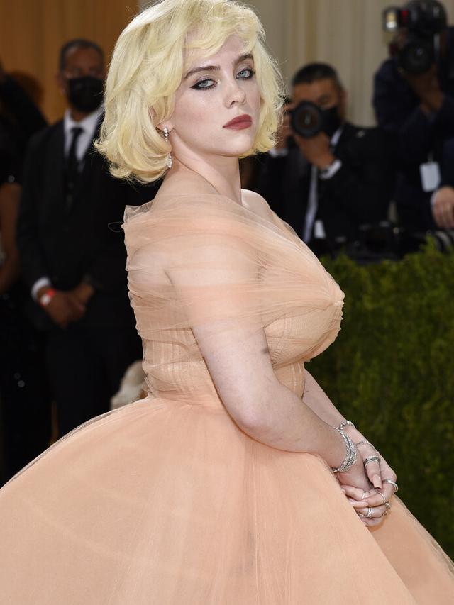 Billie Eilish di Met Gala 2021. (Evan Agostini/Invision/AP)
