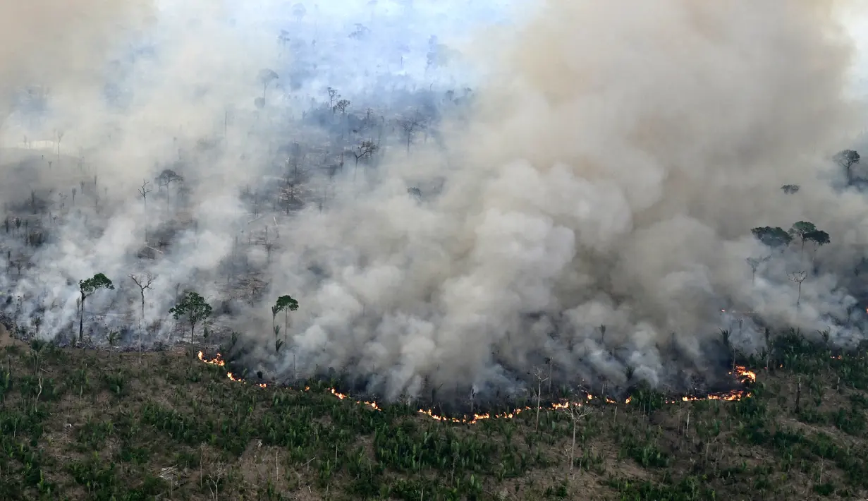 Menghirup PM2.5 telah terbukti meningkatkan risiko kanker paru-paru, penyakit jantung, stroke, diabetes, dan berbagai masalah kesehatan lainnya. (EVARISTO SA / AFP)