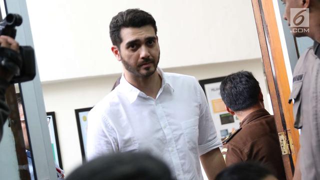 Fachri Albar Divonis Tujuh Bulan Rehabilitasi