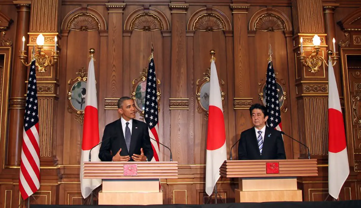 Presiden AS, Barack Obama berkunjung ke Jepang dan diterima langsung oleh PM Jepang Shinzo Abe, Tokyo, Kamis (24/4/14). (AFP PHOTO/Junko Kimura-Matsumoto)