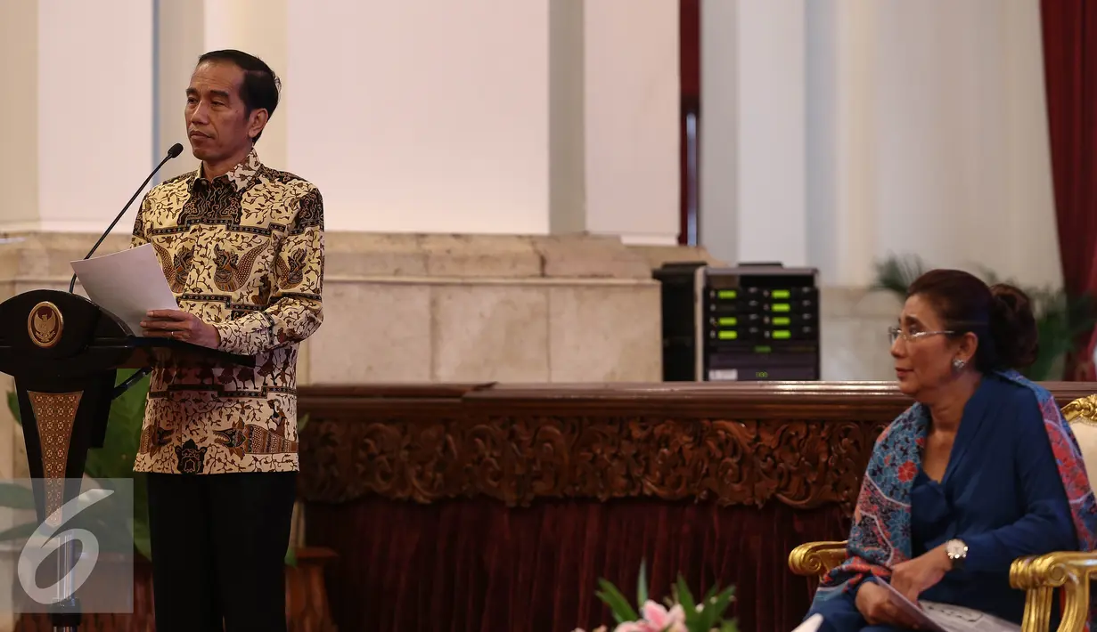 Presiden Joko Widodo memberikan pengarahan dalam Rapat Koordinasi Nasional Satgas 115 di Jakarta, Rabu (29/6). Jokowi mengapresiasi tugas Satgas 115 dalam menumpas illegal fishing di perairan Indonesia. (Liputan6.com/Faizal Fanani)
