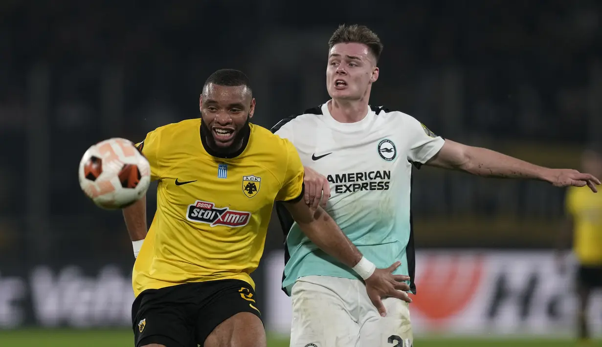 Brighton menang dengan skor tipis 1-0 atas tuan rumah AEK Athena. (AP Photo/Thanassis Stavrakis)