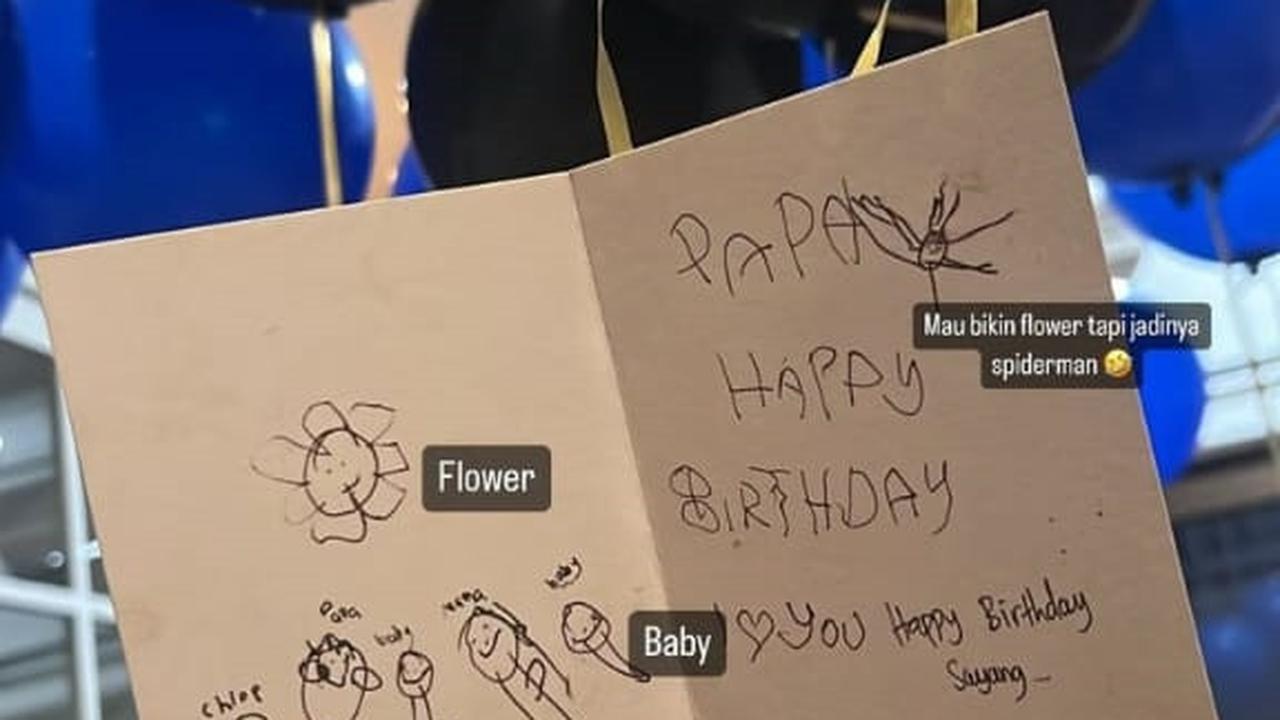 Keindahan momen ulang tahun Jonas semakin terasa dengan kartu ucapan dari sang putri, Chloe.