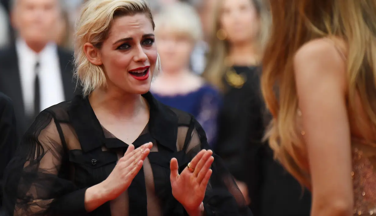 Para penggemar Kristen Stewart pun heran mengapa dirinya bisa mengatakan hal menjijikan ketika berpacaran dengan Robert. Padahal, 4 tahun adalah bukan waktu yang sebentar. (AFP/Bintang.com)
