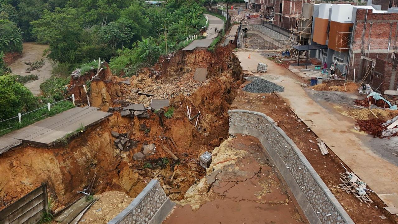 Fakta-Fakta Jalan di Tangerang Longsor 500 Meter, Ternyata Ini Penyebabnya