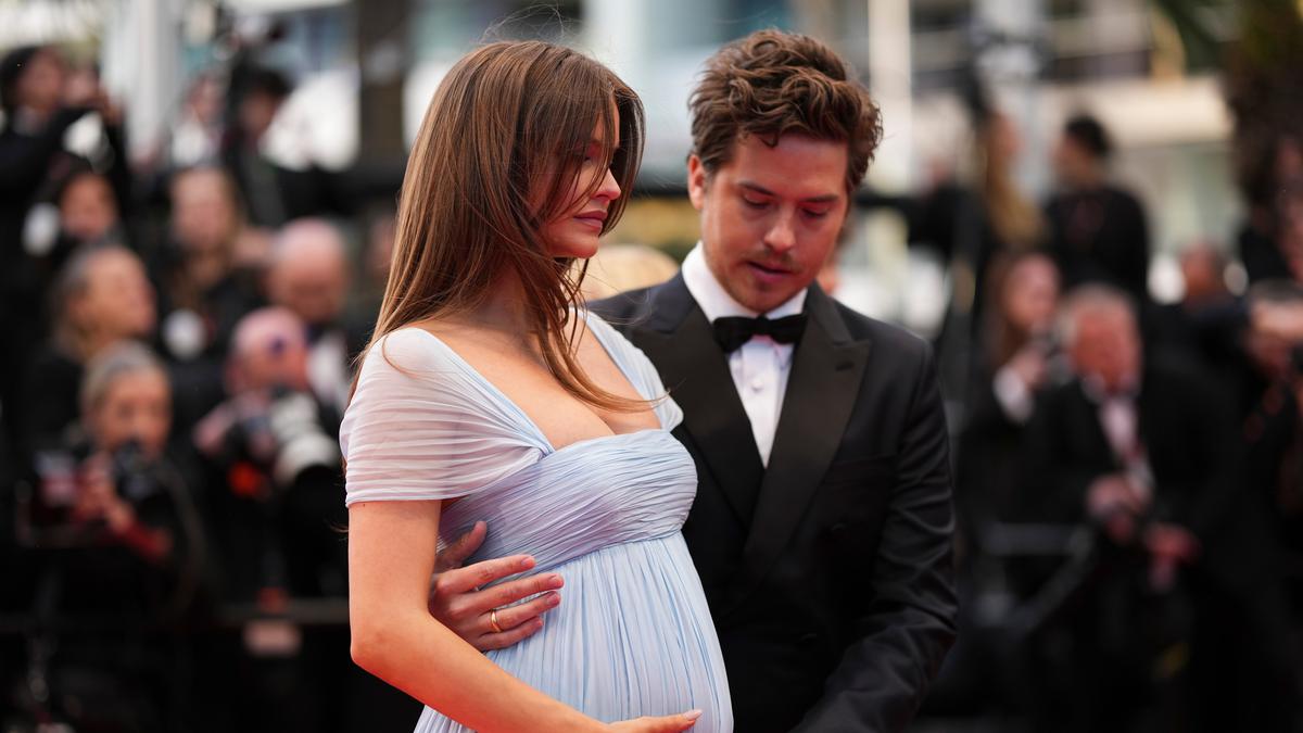 Barbara Palvin dan Dylan Sprouse Ungkap Jenis Kelamin Calon Buah Hati, Sudah Siapkan Panggilan Manis