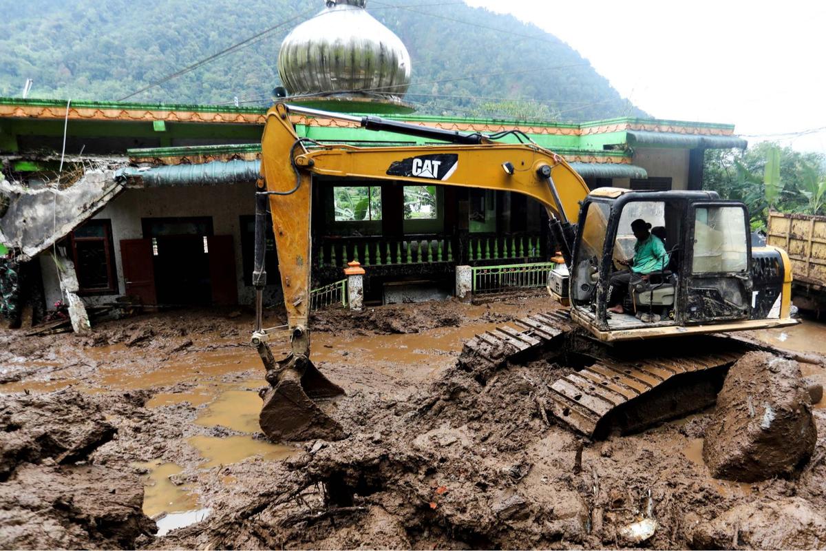 Banjir bandang dan tanah longsor di Karo
