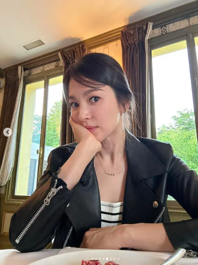 6 Potret Terbaru Song Hye Kyo, Aktris Peraih Daesang di Blue Dragon Series Award 2023