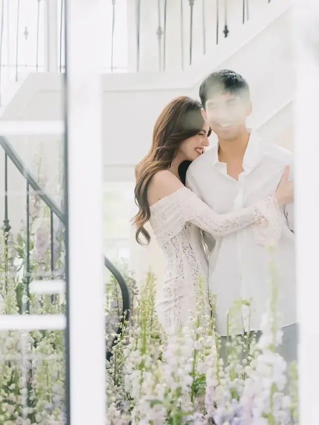 Davika Hoorne saat Dilamar Secara Resmi oleh Ter Chantavit. [@davikah]