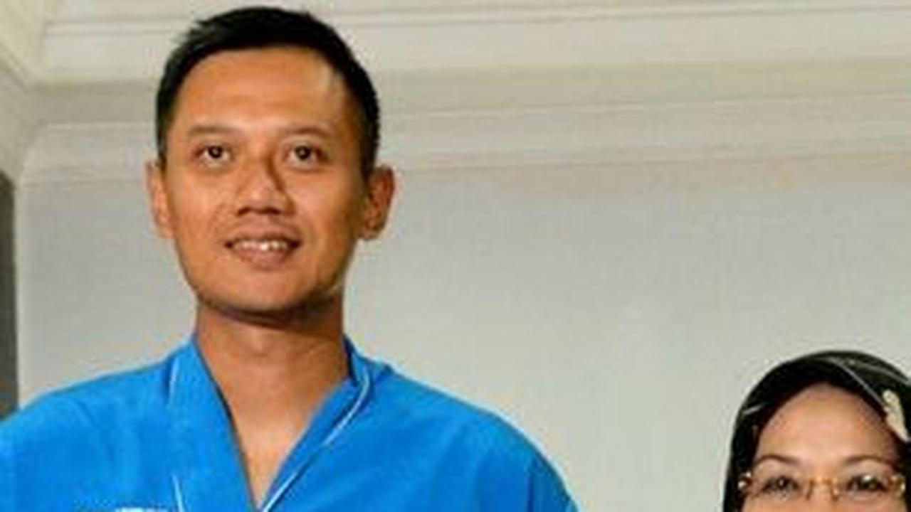 Usai pensiun, AHY melanjutkan kariernya di bidang politik. Bersama Partai Demokrat, ia dicalonkan menjadi Calon Gubernur DKI Jakarta bersama dengan Sylviana Murni.<br>