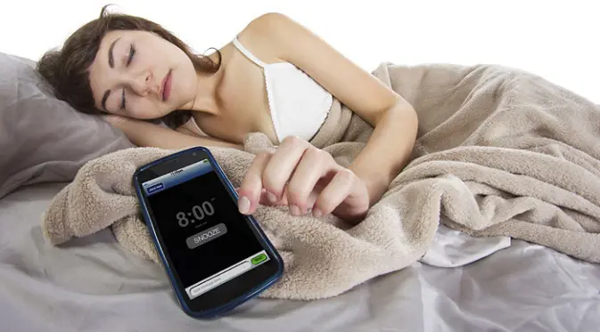 Tidur bersama smartphone ternyata berbahaya