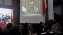 Tayangan yang menampilkan Abraham Samad dimunculkan dalam Sidang lanjutan Praperadilan  Komjen Budi Gunawan di Pengadilan Negeri (PN) Jakarta Selatan, Selasa (10/2/2015). (Liputan6.com/Johan Tallo)
