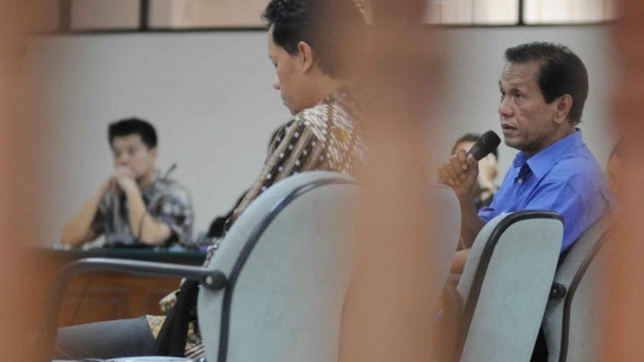 Politisi PDIP Adriansyah dan anaknya bersaksi di sidang Bos PT MMS