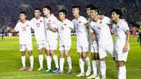 Tim Vietnam merayakan kemenangan atas Laos pada laga pembuka Grup B Piala AFF 2024, Senin (9/12/2024) malam WIB. (Dok. AFC)