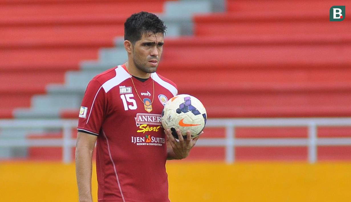 Fabiano Beltrame ketika berseragam Arema FC. (Bola.com/Iwan Setiawan)