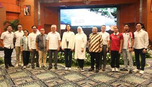 Press conference 12th Asian Open Water Swimming Championship 2026 dan A•STREAM OWS Series Bali 2026 yang diadakan di Ruang Balairung Gedung Sapta Pesona kantor pusat Kementrian Pariwisata, Kamis (04/06/2026). (Bola.com/Abdul Aziz)