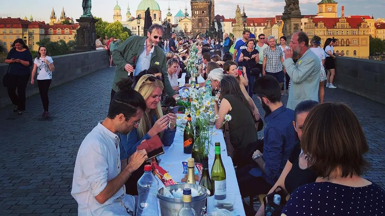 [Fimela] Pesta Makan Malam di Praha