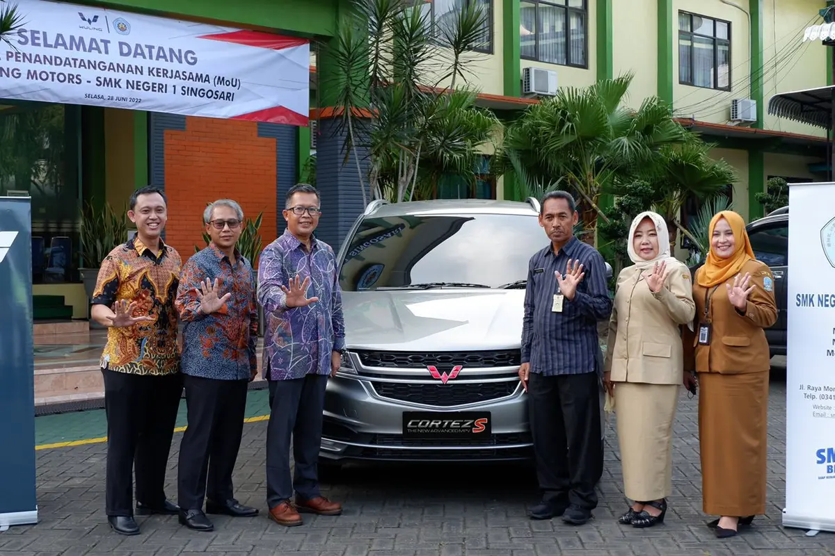 Wuling Berikan 1 Unit Cortez S ke SMK Negeri 1 Singosari (Ist)