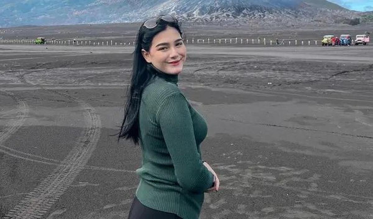 1. Yasmine Ow Menyinggung Soal Laki-Laki yang Tak Pernah Patahkan Hati