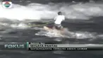 Surfing malam hari kini tengah digandrungi para wisatawan di Bali. Seperti apa, ya?