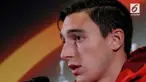 Pemain 27 tahun tersebut terus dikaitkan dengan AC Milan dan Inter Milan. Harga jualnya melambung sejak Torino melepasnya ke MU pada 2015