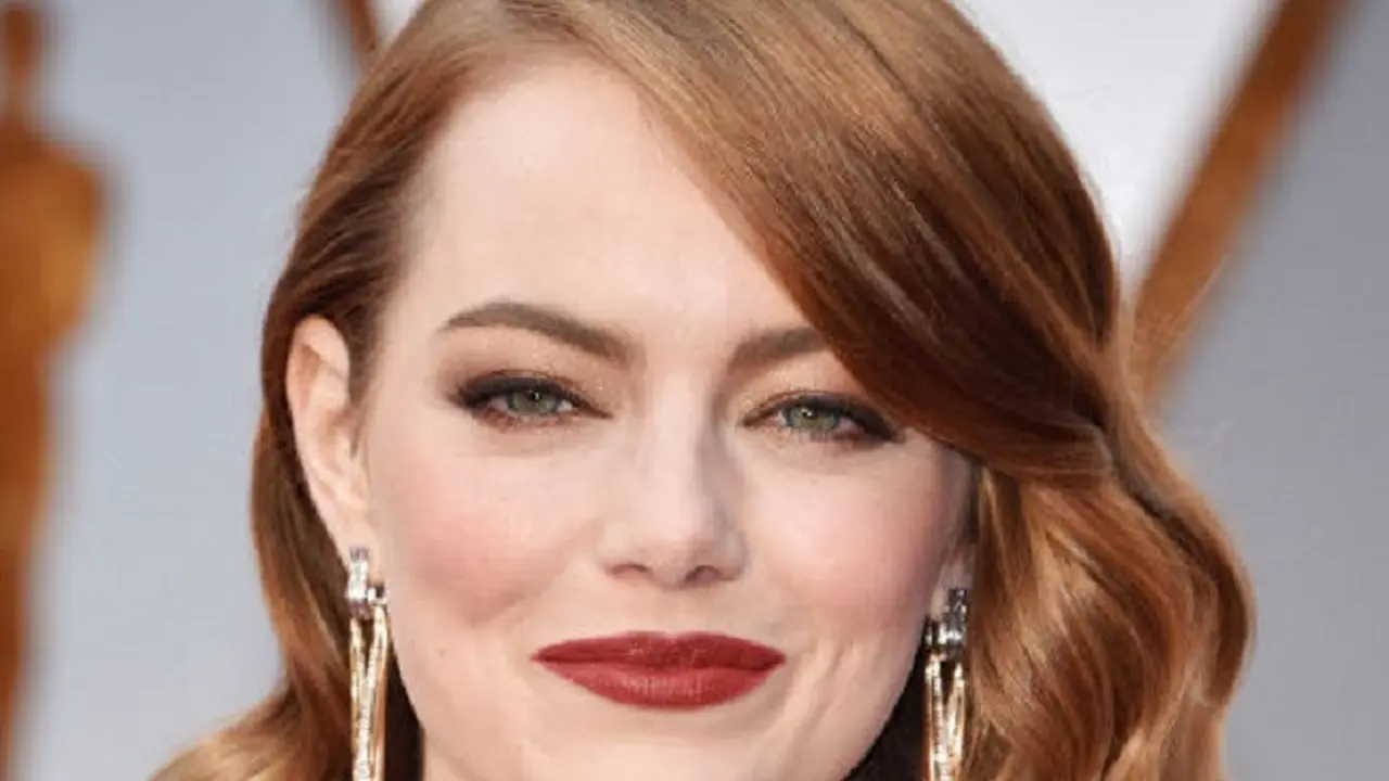 Selain pakaian yang dikenakan para aktris, makeup mereka di Piala Oscar 2017 pun menjadi inspirasi bagi Anda. 