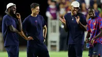 Robert Lewandowski dan&nbsp;Pierre-Emerick Aubameyang bakal menjadi andalan Barcelona di lini depan pada musim 2022/2023. (Michael Reaves / GETTY IMAGES NORTH AMERICA / Getty Images via AFP)