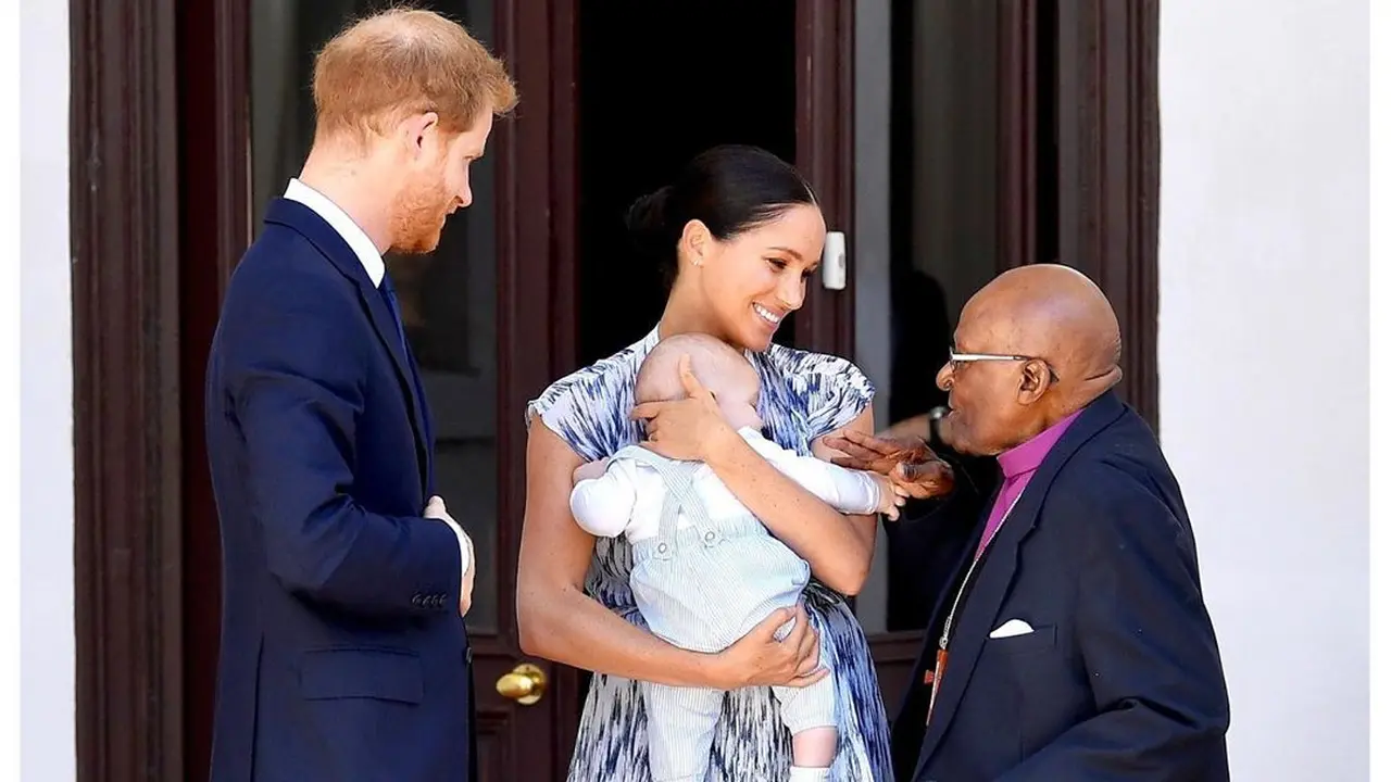 6 Gaya Pakaian Meghan Markle dalam Kunjungan ke Afrika